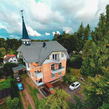 Moderne In Alter Daire